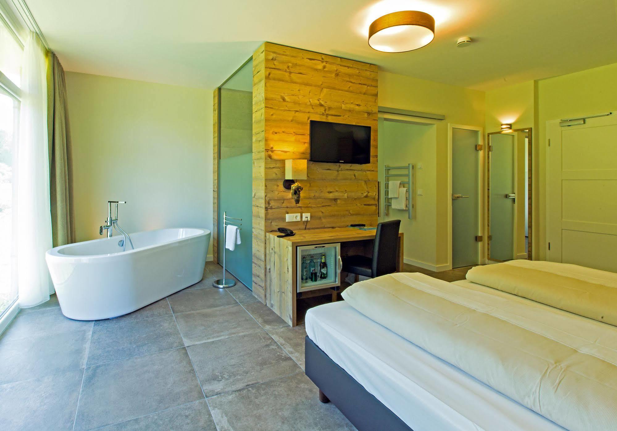 Landhotel Weihermuehle Thaleischweiler-Froschen المظهر الخارجي الصورة